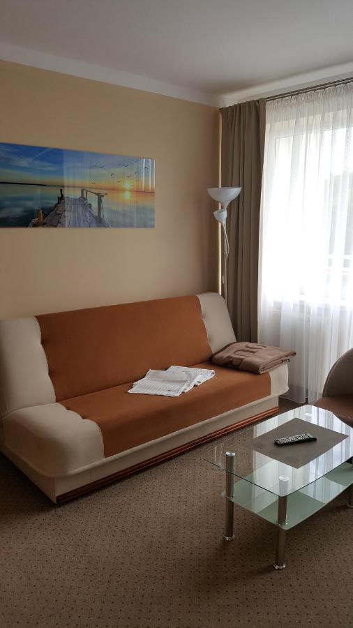Zem-Tourist Hotell Pustkowo Exteriör bild