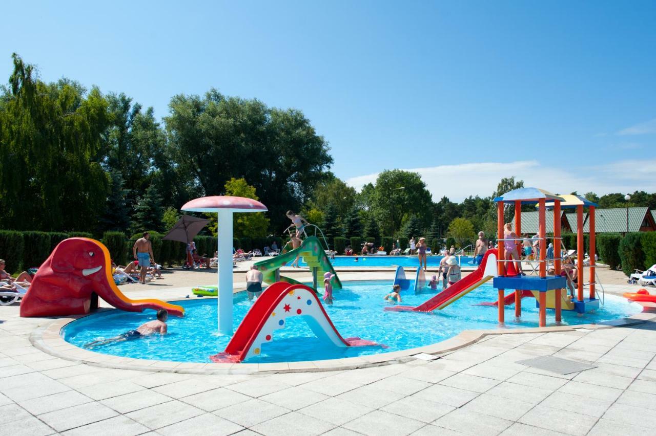 Zem-Tourist Hotell Pustkowo Exteriör bild